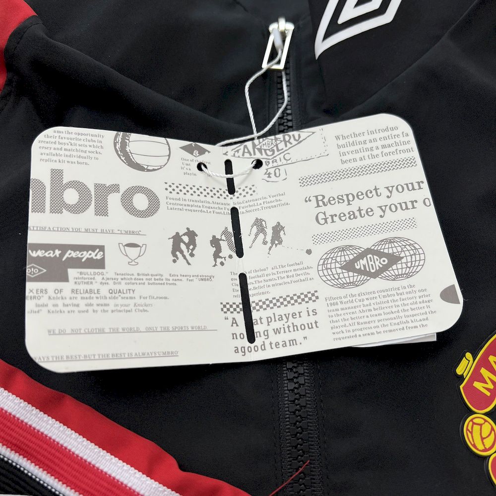 Manchester United 1998 Retro Windbreaker - Image 10