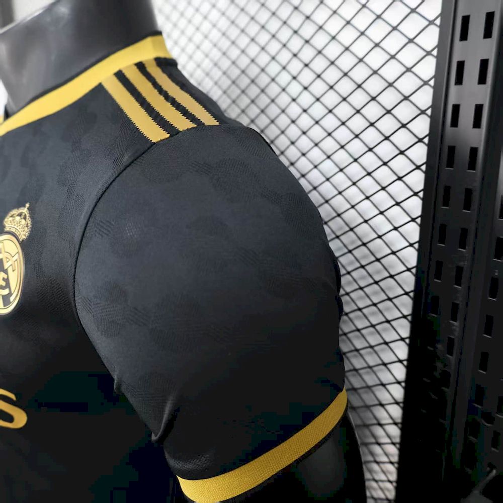 Mens Real Madrid 2025/26 Dragon Special Jersey Player Version - Image 5