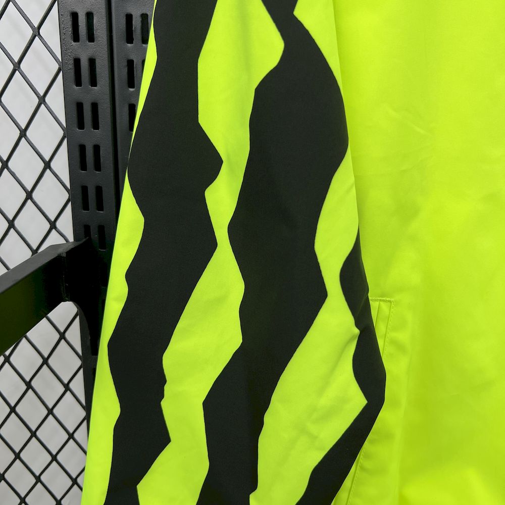 Borussia Dortmund 2025 Reversible Jacket - Image 8