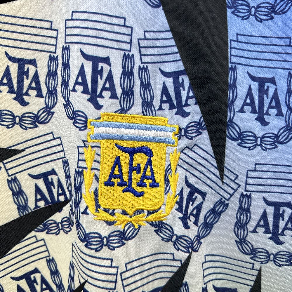 Retro Argentina 1993/94 Goalkeeper Jersey - Image 9