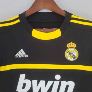 Alternative view of Retro Real Madrid 2011/12 Goalkeeper Jersey