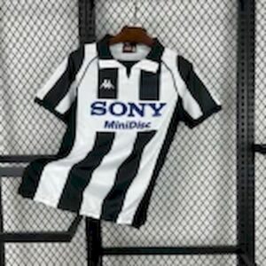 Retro Juventus 1997/99 Home Jersey