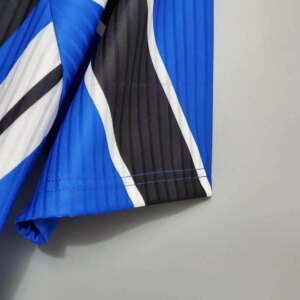 Alternative view of Retro Manchester United 1996/97 Third Jersey