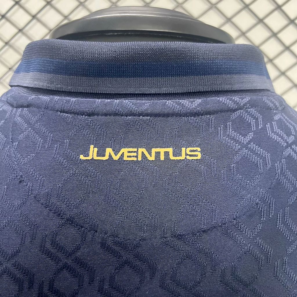 Mens Juventus 2024/25 Third Jersey Player Version - Imagen 5
