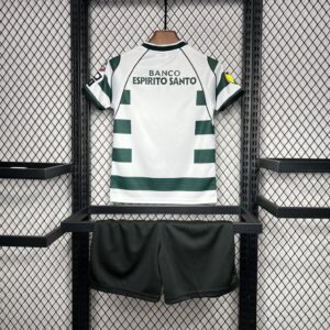 Alternative view of Retro Sporting CP 2001/03 Home Kids Kit