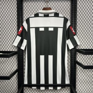 Alternative view of Retro Juventus 2001/02 Home Jersey