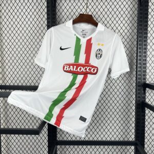 Retro Juventus 2010/11 Away Jersey
