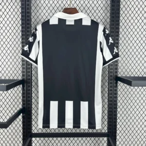 Alternative view of Retro Juventus 1999/00 Home Jersey