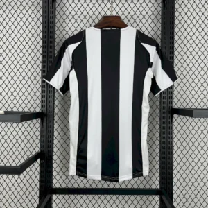 Alternative view of Retro Juventus 2004/05 Home Jersey