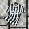 Retro Juventus 1996/97 Home Jersey