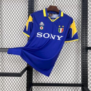 Retro Juventus 1995/96 Away Jersey