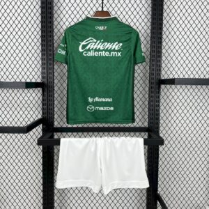 Vista alternativa dell'Kids Club Le¨®n F.C. 2024/25 Home Kit