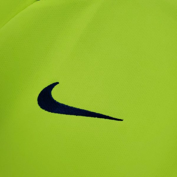 Barcelona 2005/06 Away Retro Jersey - Image 5