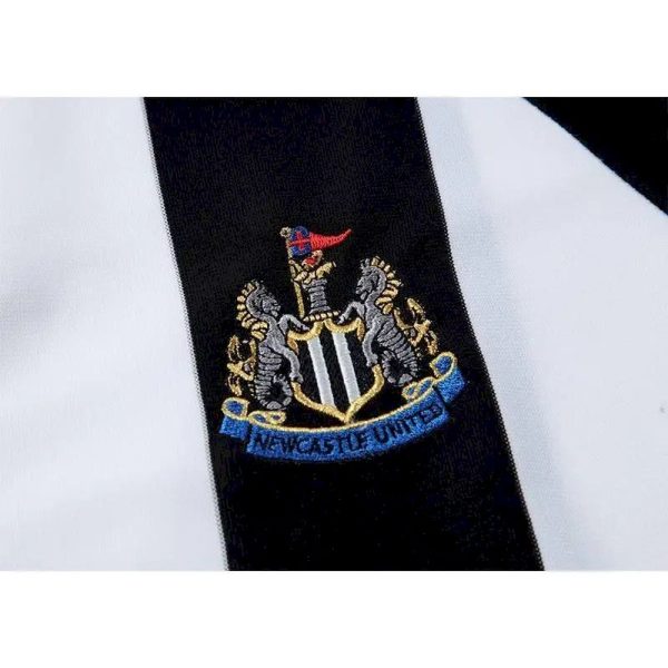 Newcastle United 2004/06 Home Retro Jersey - Image 2