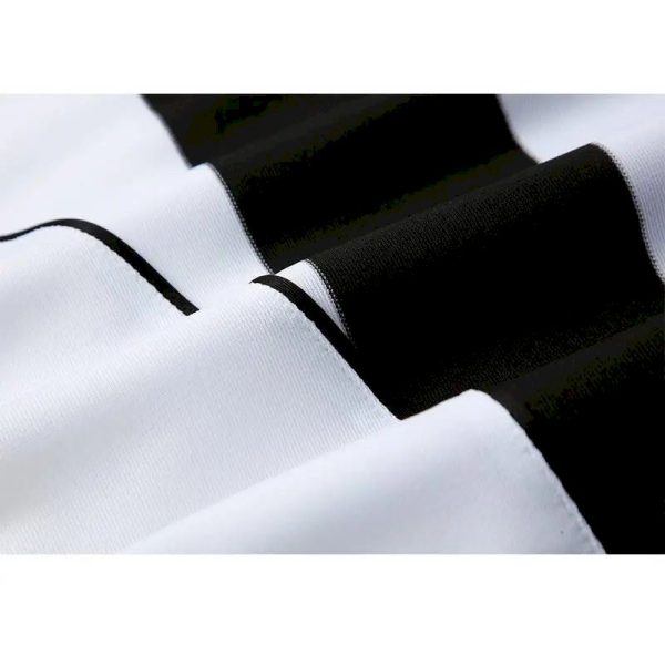Newcastle United 2004/06 Home Retro Jersey - Image 5