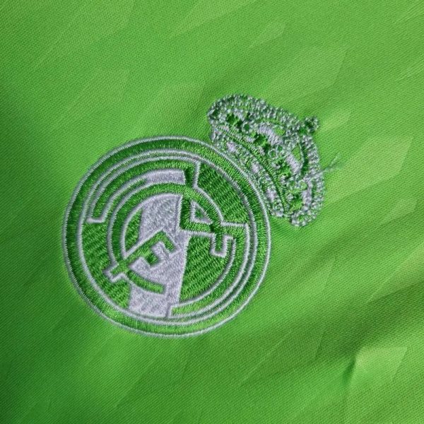 Real Madrid 2023/24 Goalkeeper Jersey - Image 3