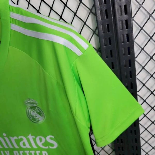 Real Madrid 2023/24 Goalkeeper Jersey - Image 6