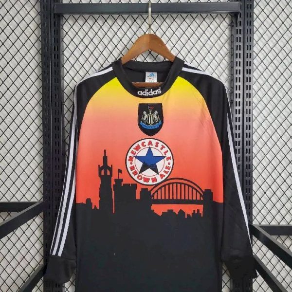 Newcastle United 1996/97 Goalkeeper Long Sleeves Retro Jersey - Image 2