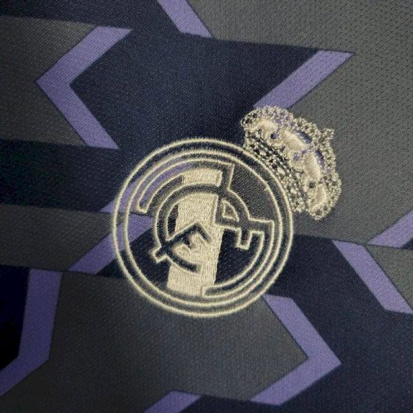 Real Madrid 2023/24 Pre-Match Training Jersey - Image 4