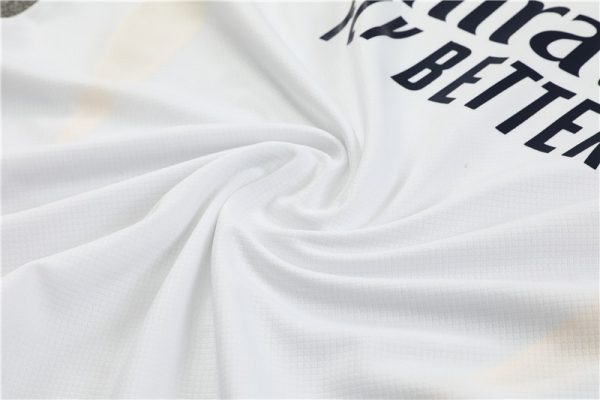 Real Madrid 2023/24 Training Adult Jersey+Short 14001 - Image 3