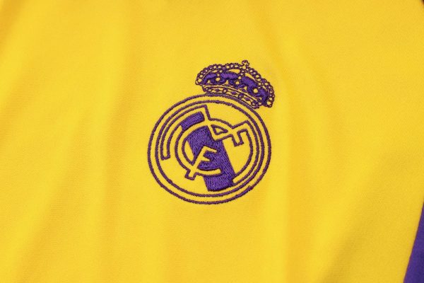 Real Madrid 2024/25 Training Adult Jersey+3/4 Short 815 - Image 3
