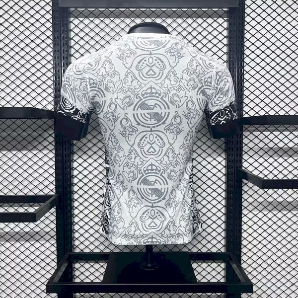 Real Madrid 2024/25 Special Edition Jersey Player Version - Image 2
