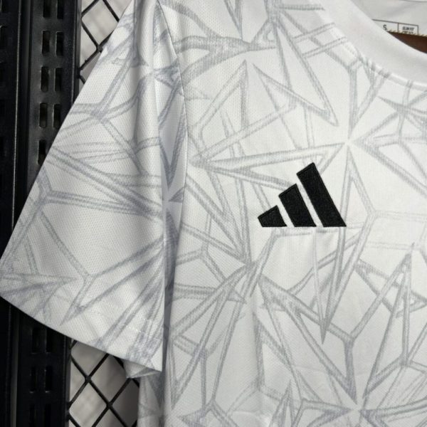 Real Madrid 2024/25 Pre-Match Training Jersey - Image 3