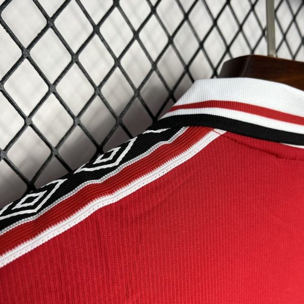 Manchester United 1998/99 Home Retro Jersey - Image 9
