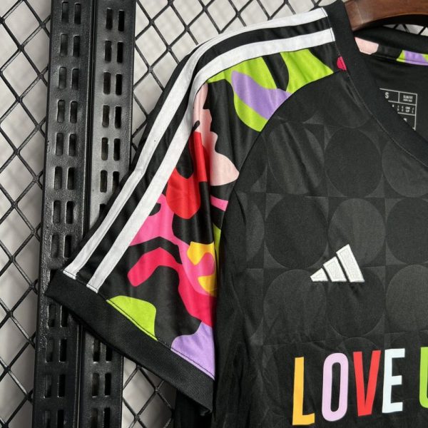 Real Madrid 2024/25 Pre-Match Training Jersey - Image 4