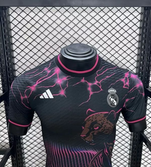 Real Madrid 2024/25 Special Edition Purple Jersey Player Version - Image 3