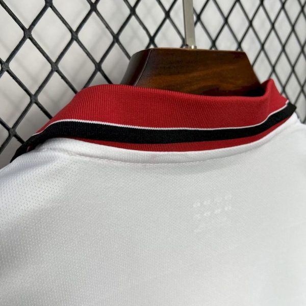 Rayo Vallecano 2001/02 Home Retro Jersey - Image 3