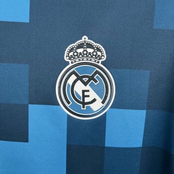 Real Madrid 2017/18 Third Retro Jersey - Image 7