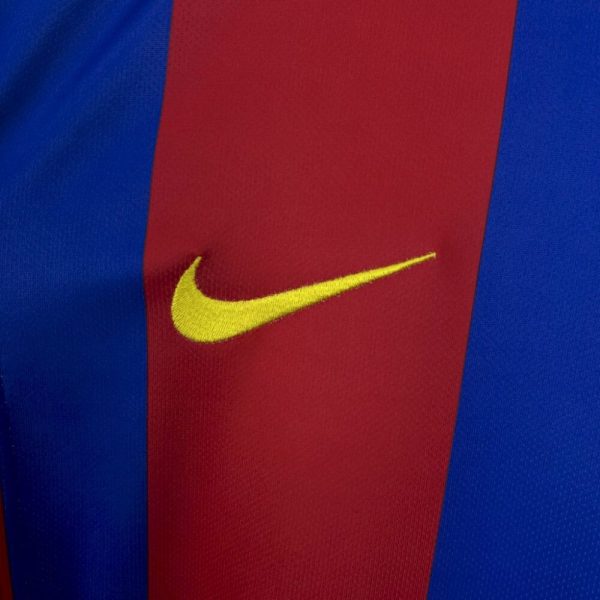 Barcelona 2004/05 Home Retro Jersey - Image 5