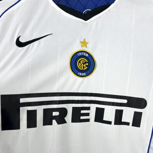 Inter Milan 2004/05 Away Retro Jersey - Image 4