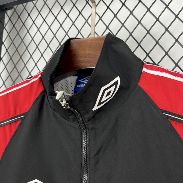Manchester United 1998-99 Player Windbreaker - Image 9
