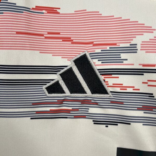 Bayern Munich 2025/26 Away Jersey - Image 8
