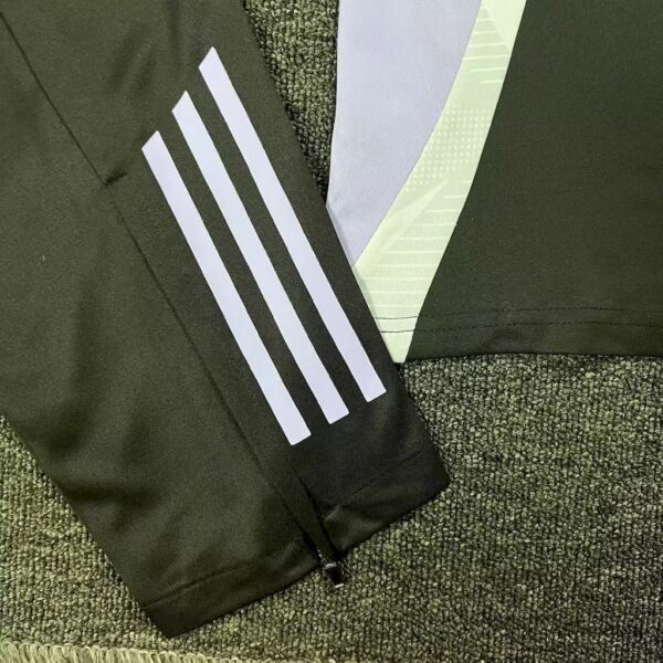Colo Colo  2025/26 Half-Zip Adult Sweater+Pant 522 - Image 3