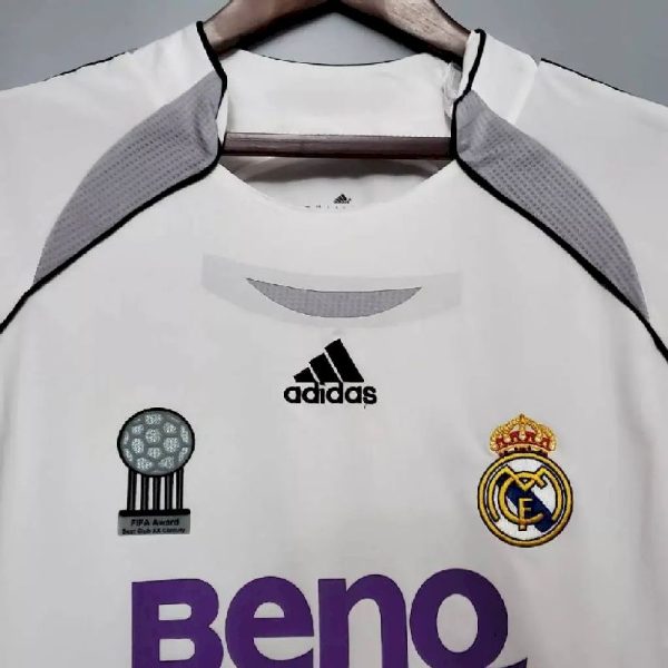 Real Madrid 2006/07 Home Long Sleeves Retro Jersey - Image 2