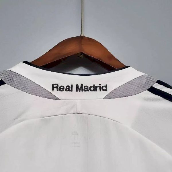 Real Madrid 2006/07 Home Long Sleeves Retro Jersey - Image 6
