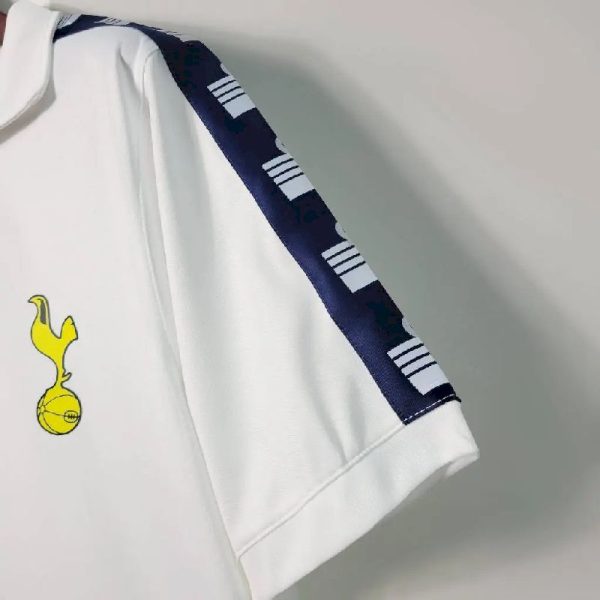 Tottenham Hotspur 1978 Home Retro Jersey - Image 6