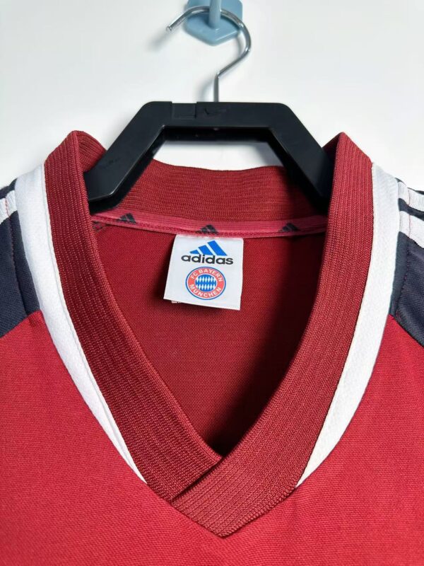 Bayern Munich 2001/02 Home Retro Jersey - Image 4