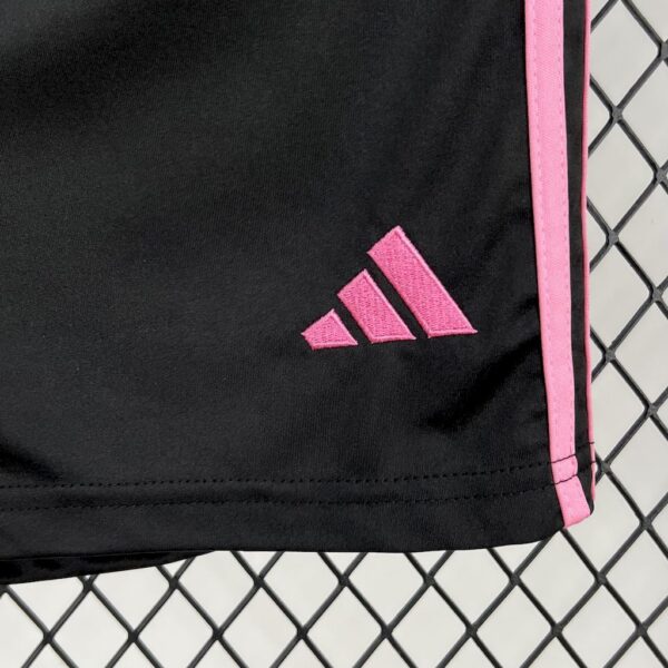 Juventus 2025/26 Home Kids Kit - Image 4