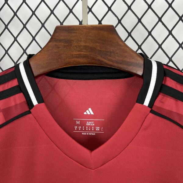 Manchester United 2025/26 Home Jersey - Image 9