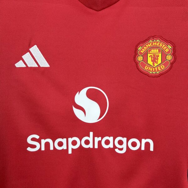 Manchester United 2025/26 Home Kids Kit - Image 8