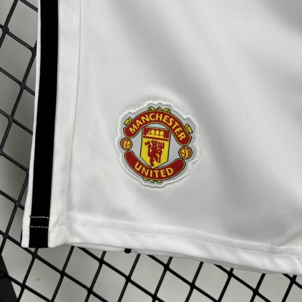Manchester United 2025/26 Home Kids Kit - Image 5