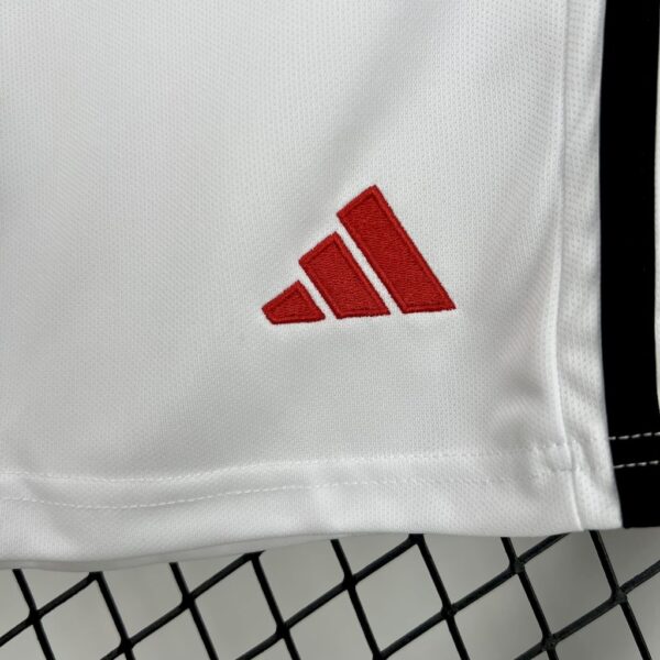 Manchester United 2025/26 Home Kids Kit - Image 4