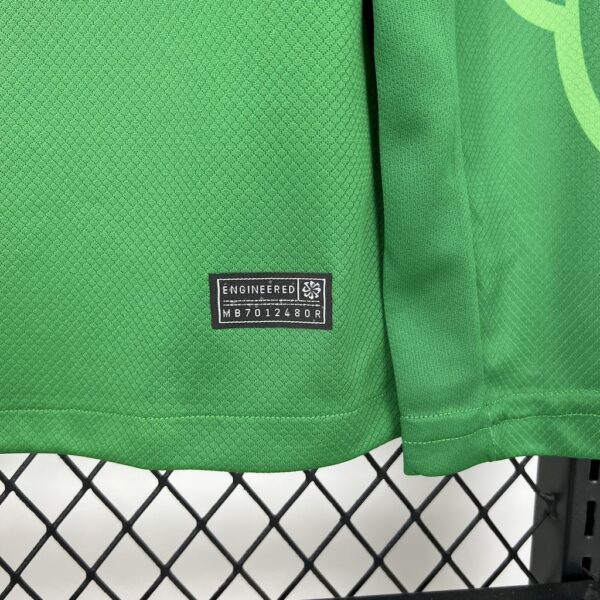 Paris Saint-Germain 2025/26 Green Goalkeeper Long Sleeves Jersey - Image 4