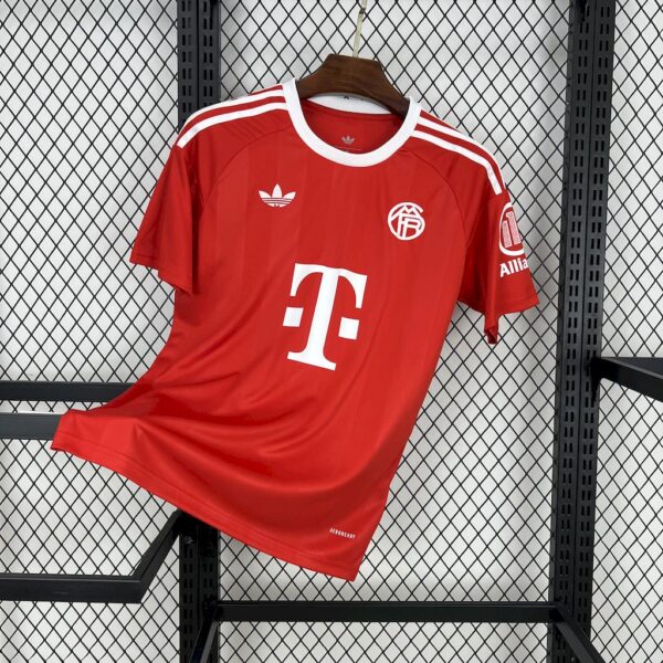 Bayern Munich 2025/26 Goalkeeper Uniform Jersey