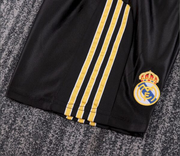 Real Madrid 1998/00 Away Kids Retro Jersey And Shorts - Image 4