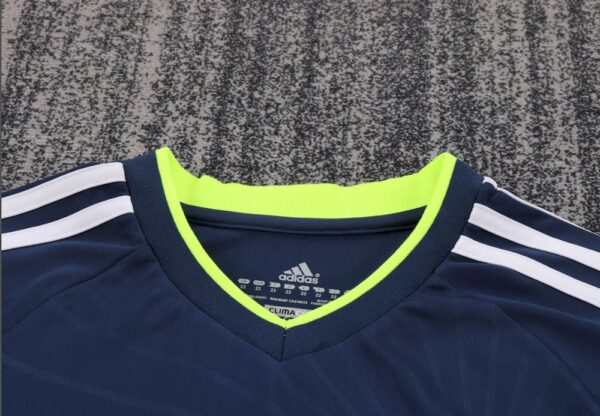 Real Madrid 2010/11 Away Kids Retro Jersey And Shorts - Image 4